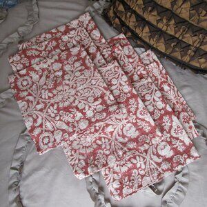 set of 100% cotton napkins